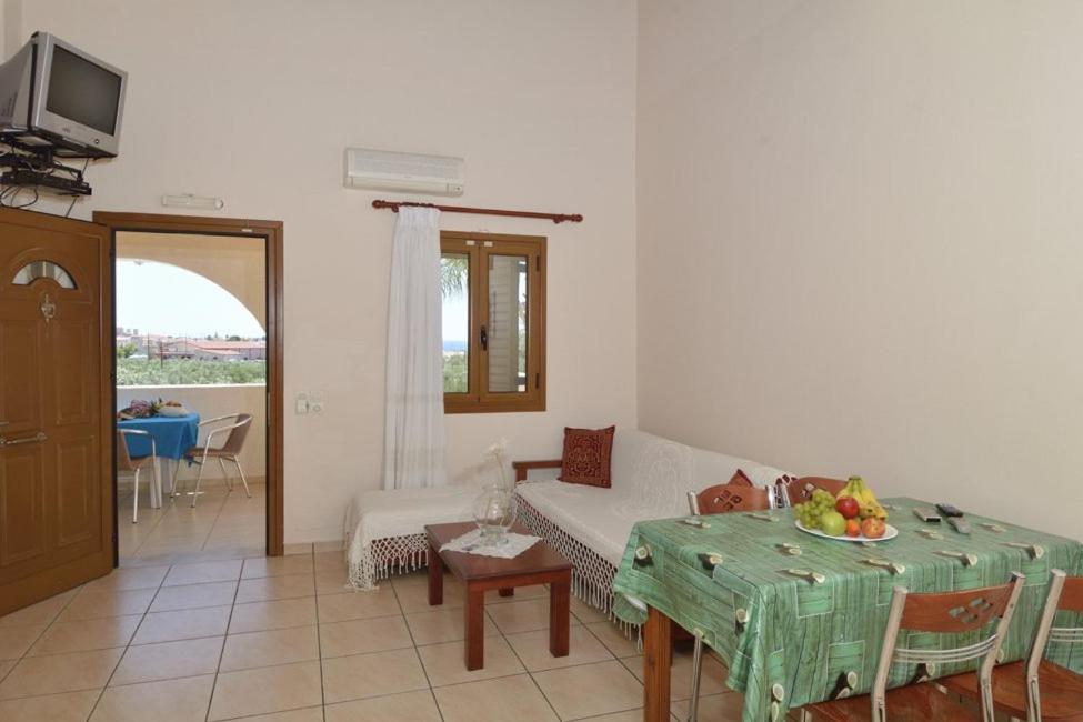 Stoúpa Markos Apartments 1 מראה חיצוני תמונה